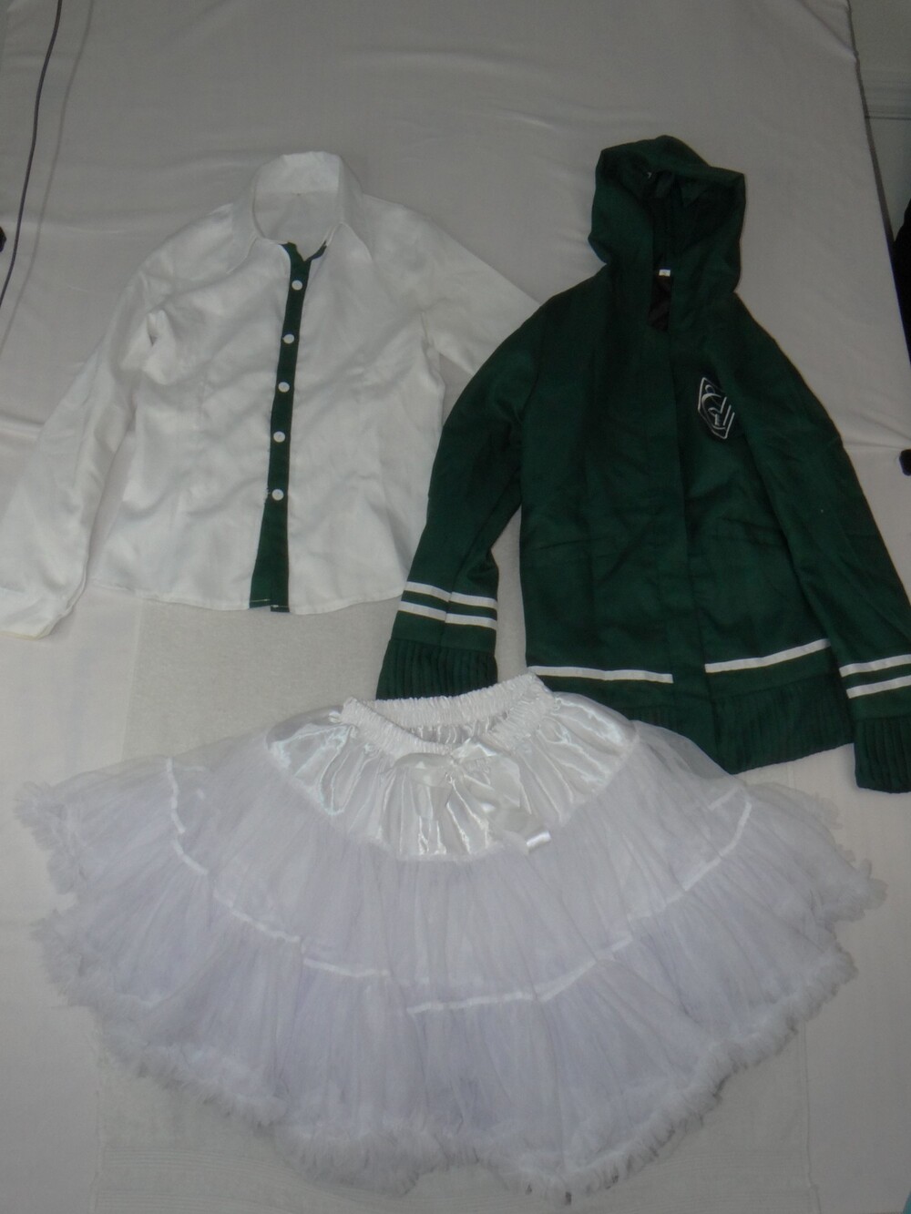 Green Hooded Ruffle Jacket and White Tulle Petticoat Costume Set Womens Size S